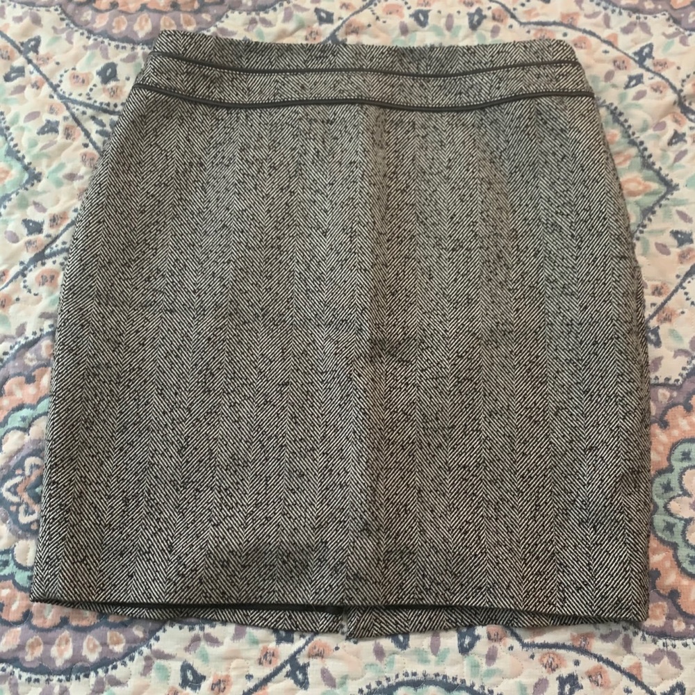 🍁5/$25! White House Black Market skirt